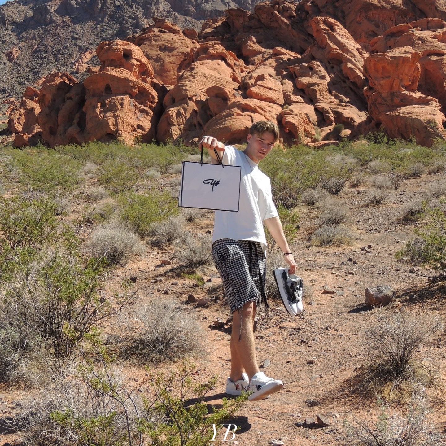 מכנסי ג'ינס מעוצבים של YB - תהליך הפיתוח והייצור המקורי