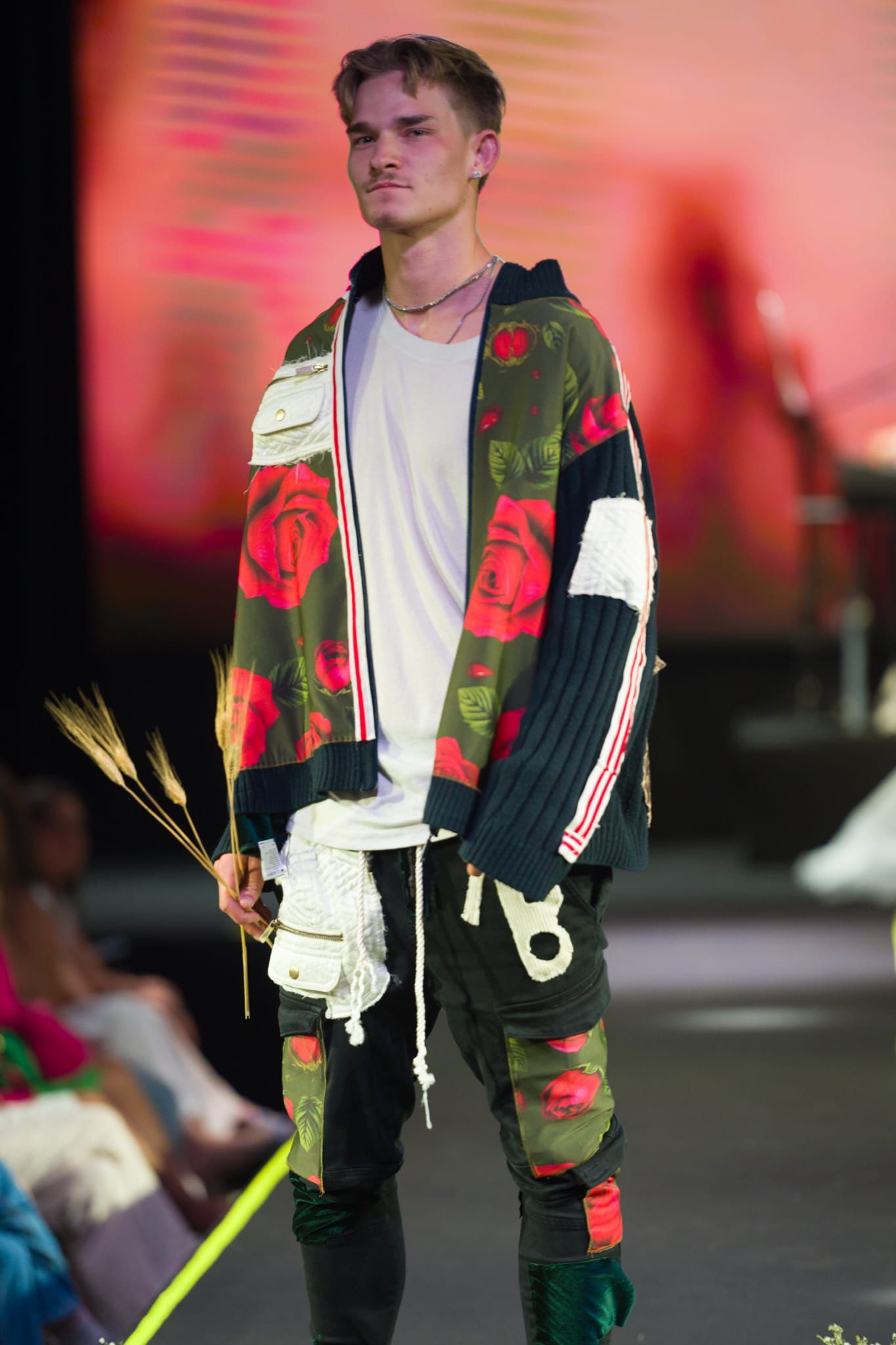 תצוגת אופנה של מותג YB במתחם האנגר 11 תל אביב - הצגת הקולקציה הראשונה